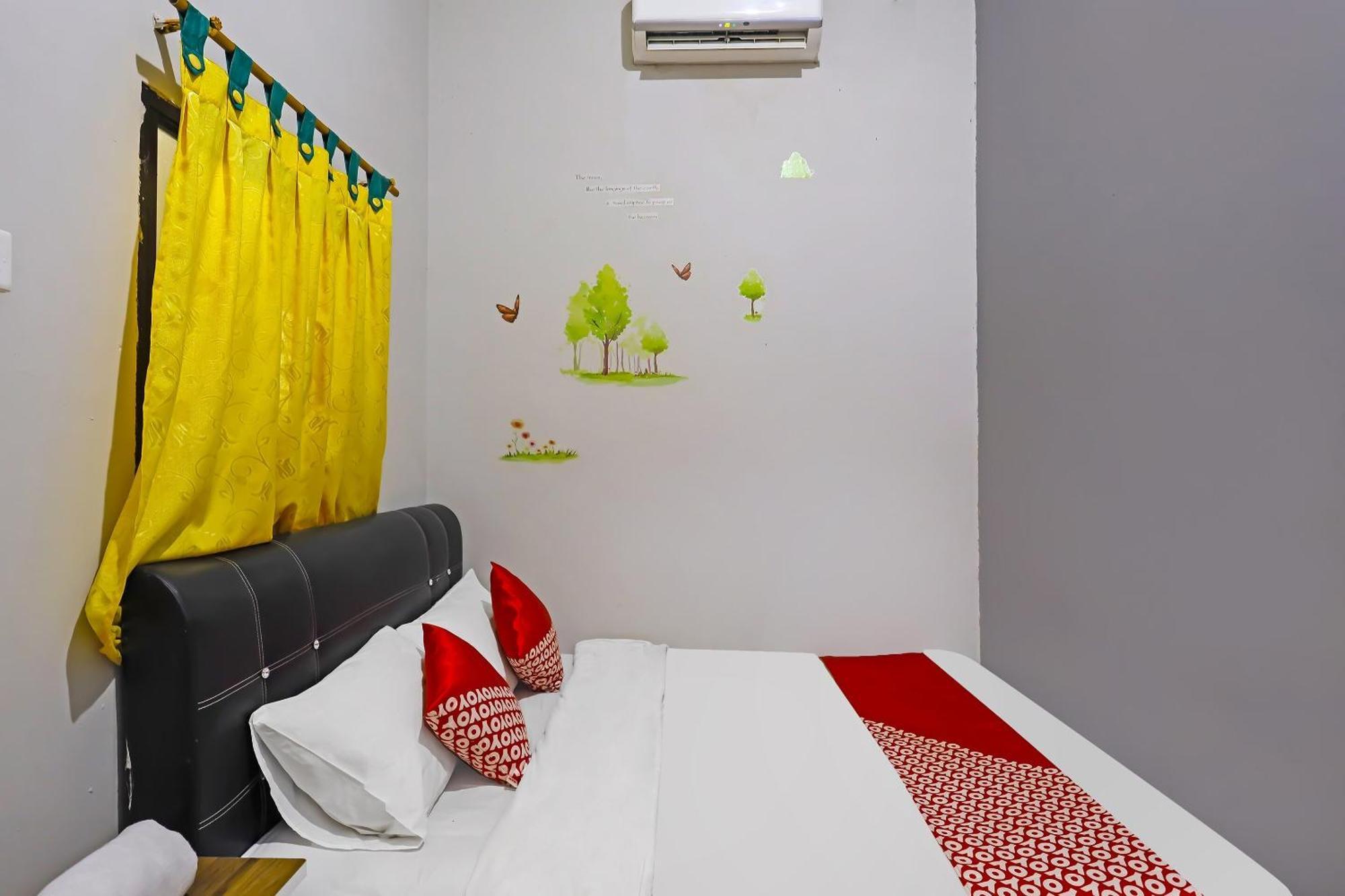 Oyo 92451 Hasan House Syariah 2Nearvihara Budhi Bhakti Нагоя Екстериор снимка